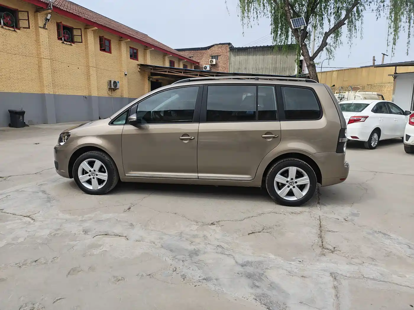 Volkswagen Touran 2015 1.4T DSG Comfort Edition 5-seater фото 8