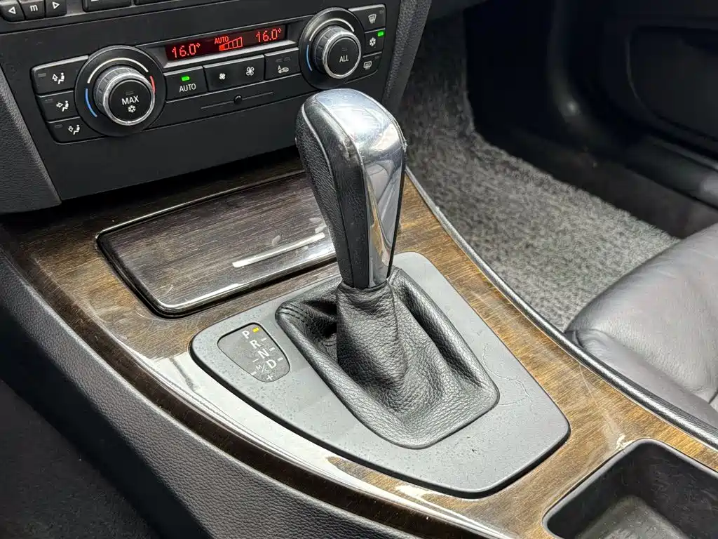 BMW 3 Series (Import) 2013 2011 320i Coupe