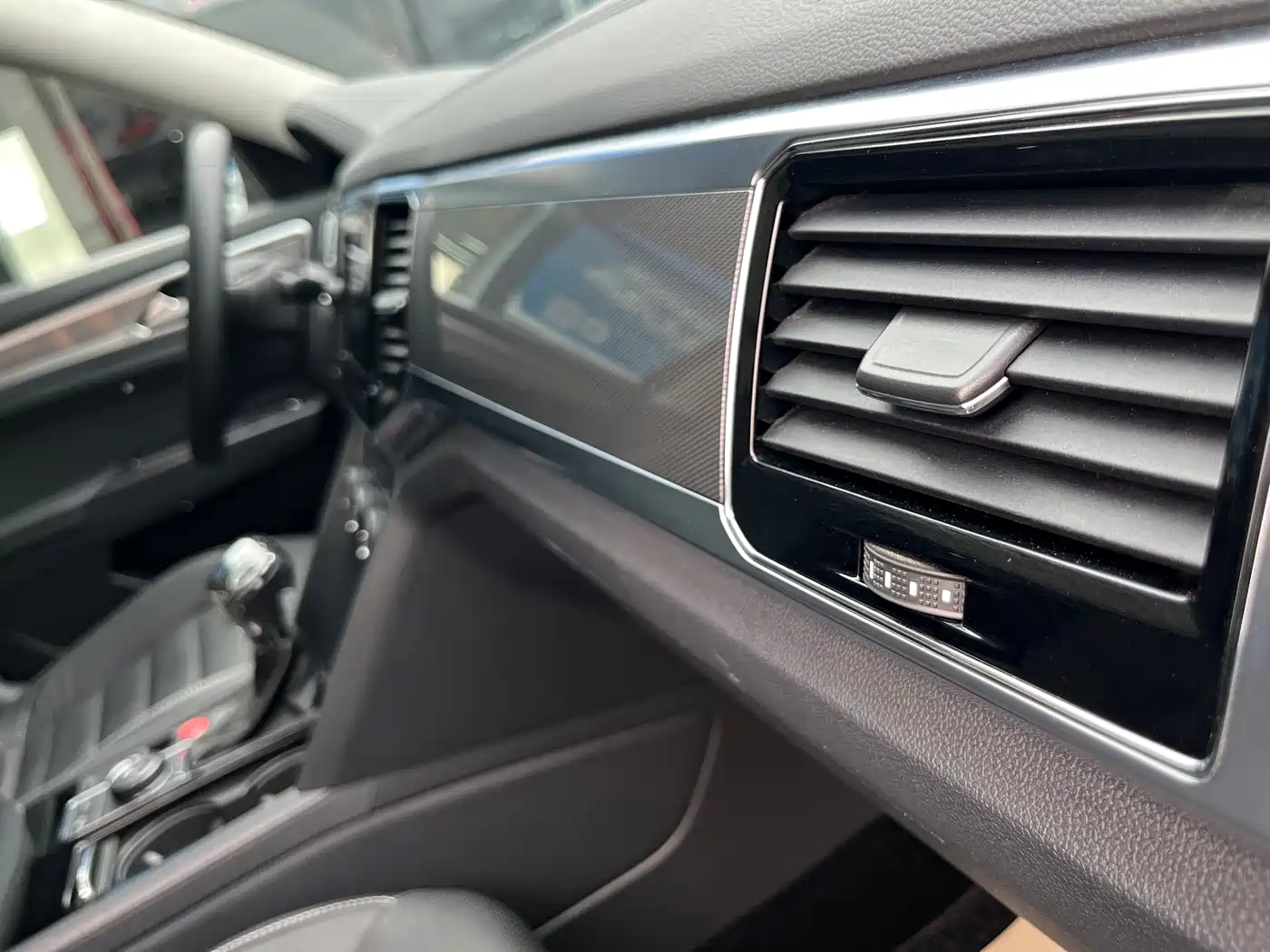 Volkswagen Teramont 2019 380TSI 4WD Luxury Edition China VI фото 18