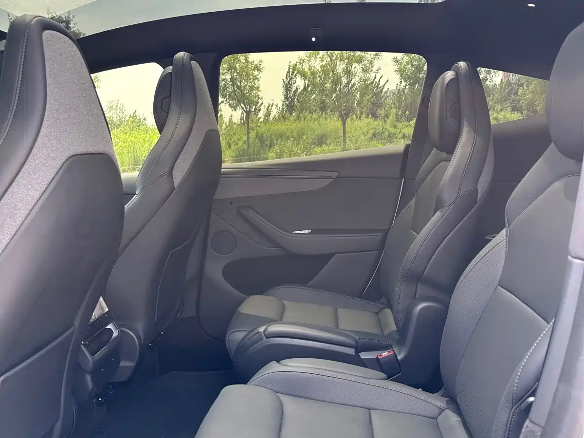 Tesla Model Y L 2026 2025 Facelift Long Range AWD