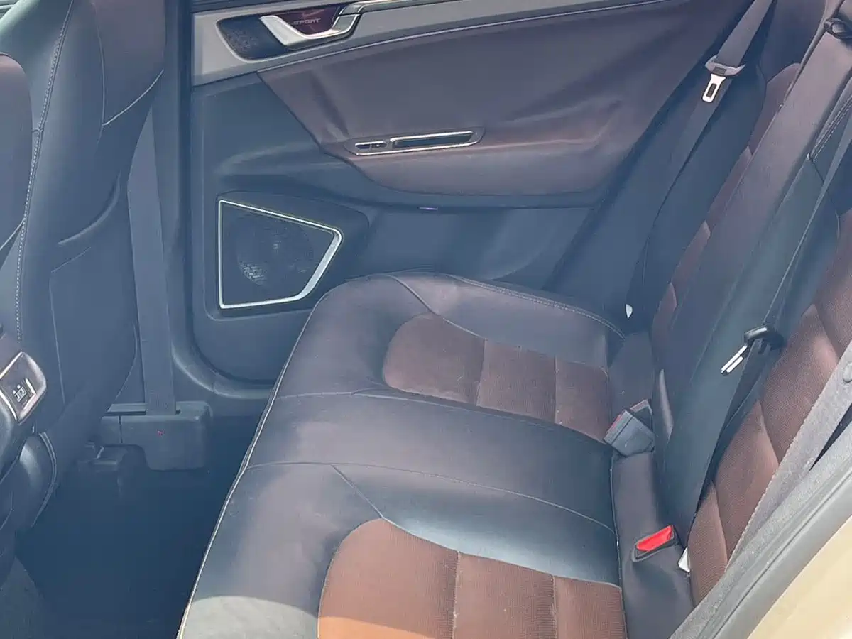 Фото 8 - Geely Emgrand GL