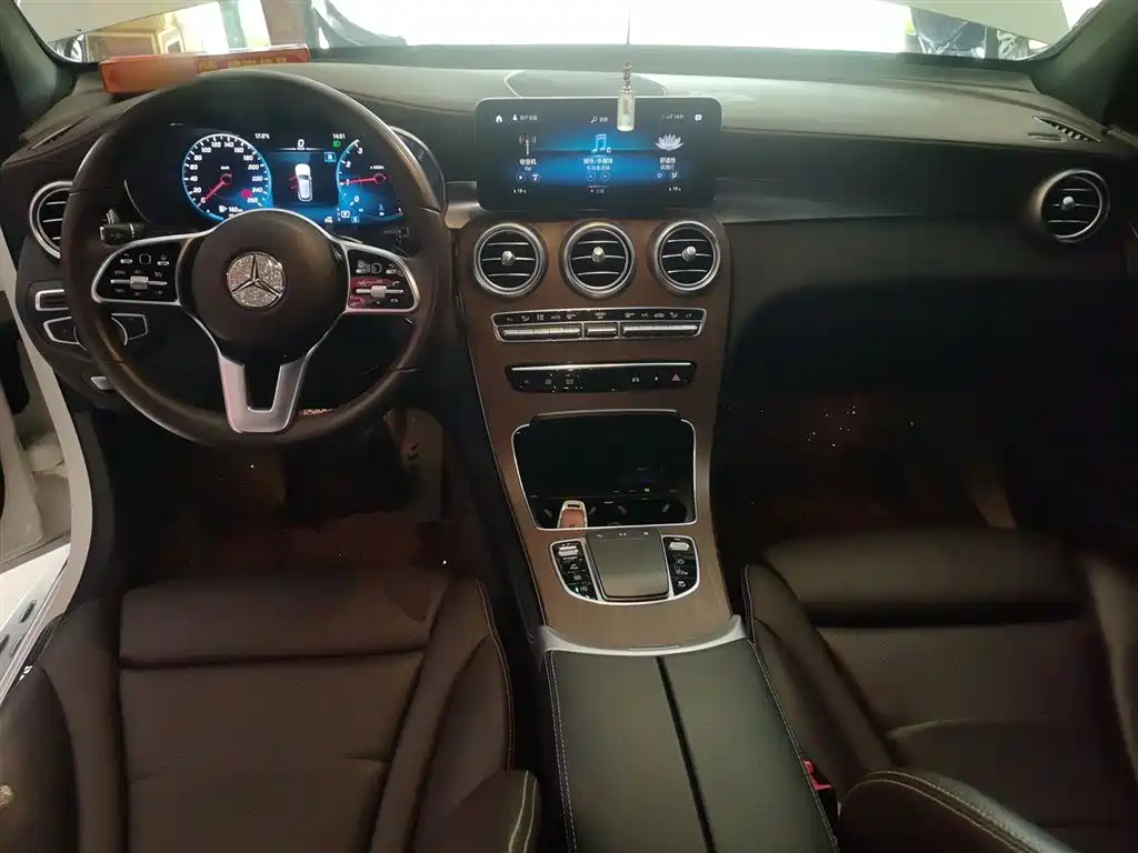 Mercedes-Benz GLC 2021 GLC 300 L 4MATIC Sporty фото 10