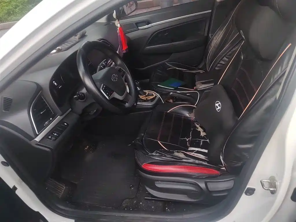 Hyundai Elantra 2016 Model 1.6L Automatic Smart Elite фото 8