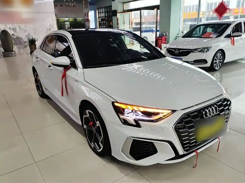 Audi A3 2023 Facelift Sportback 35 TFSI Fashion Sport фото 4