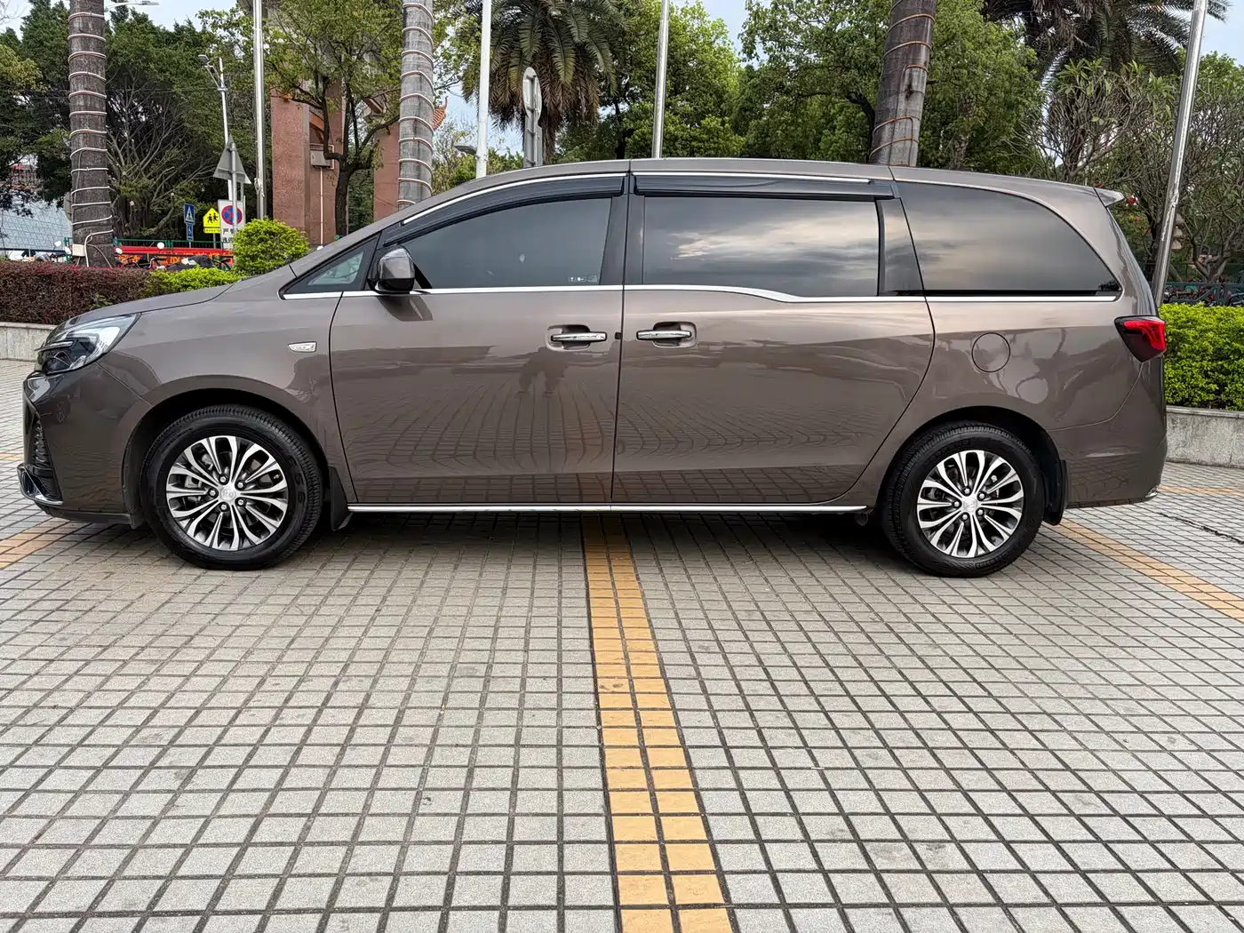 BUICK GL8