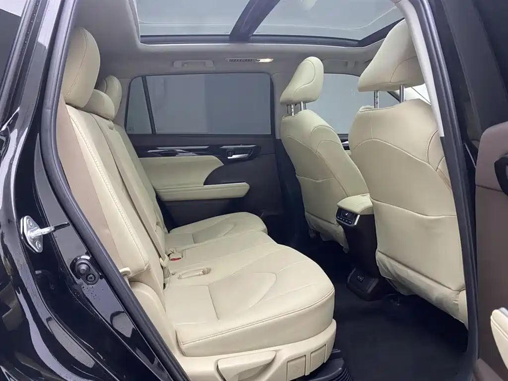 Toyota Highlander 2022 Dual Engine 2.5L 2WD Premium 7-Seater фото 24