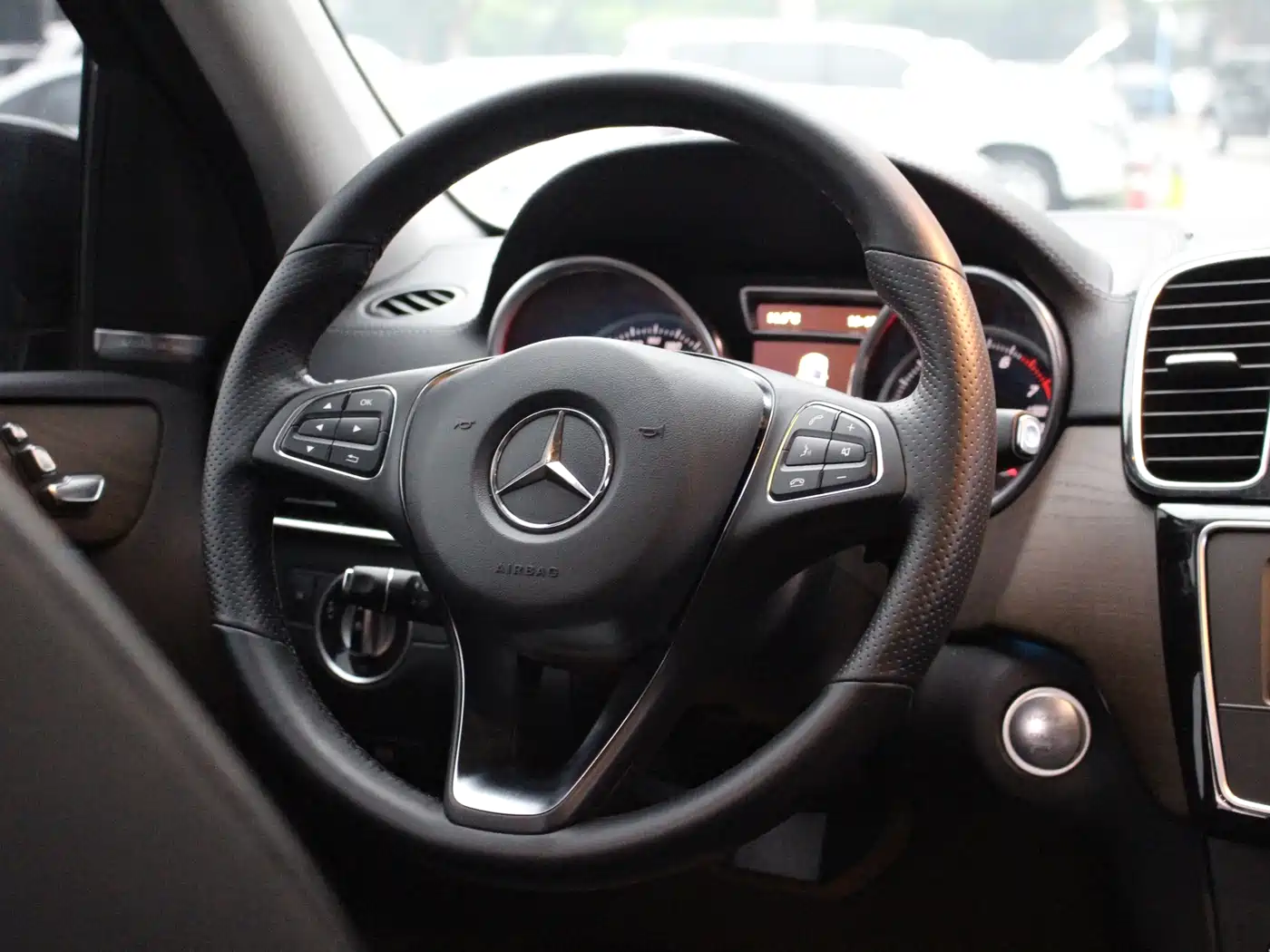 Mercedes-Benz GLE 2017 GLE 320 4MATIC Dynamic фото 9