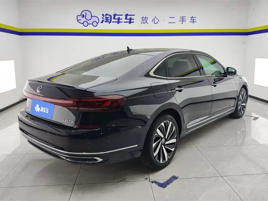Volkswagen Passat 2023 Facelift 330TSI Luxury Edition фото 3
