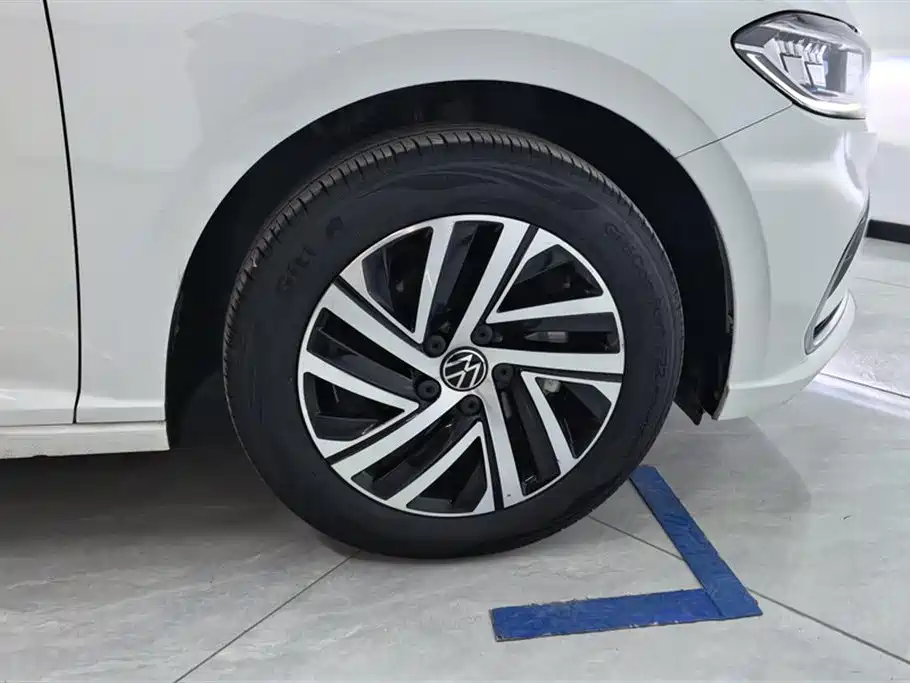 Volkswagen Lavida 2023 1.5L Auto Luxury Edition фото 6