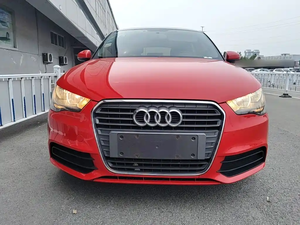 Audi A1 2015 2014 30 TFSI Sportback Fashion