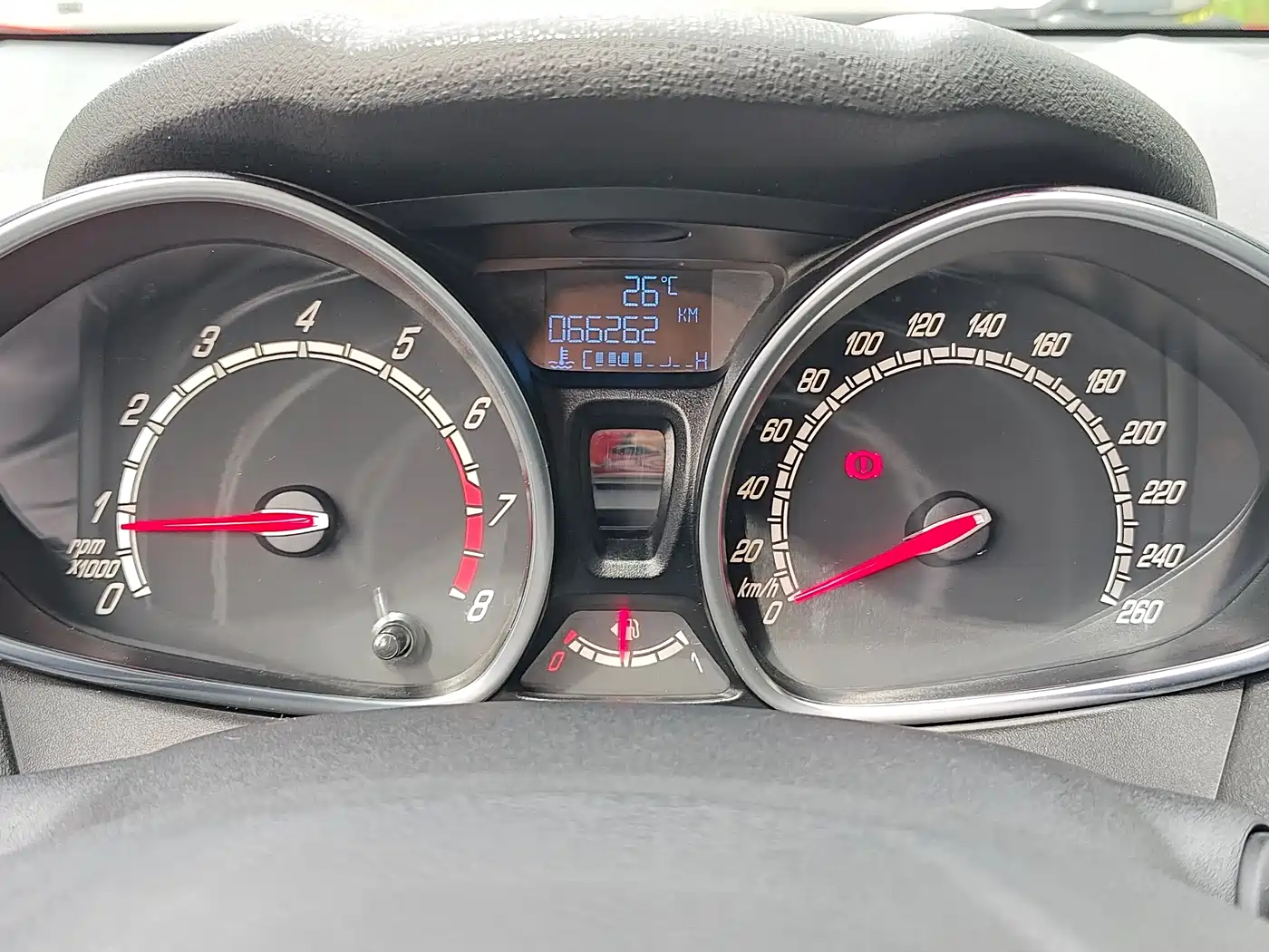 Ford Fiesta (Import) 2013 1.6T ST фото 27