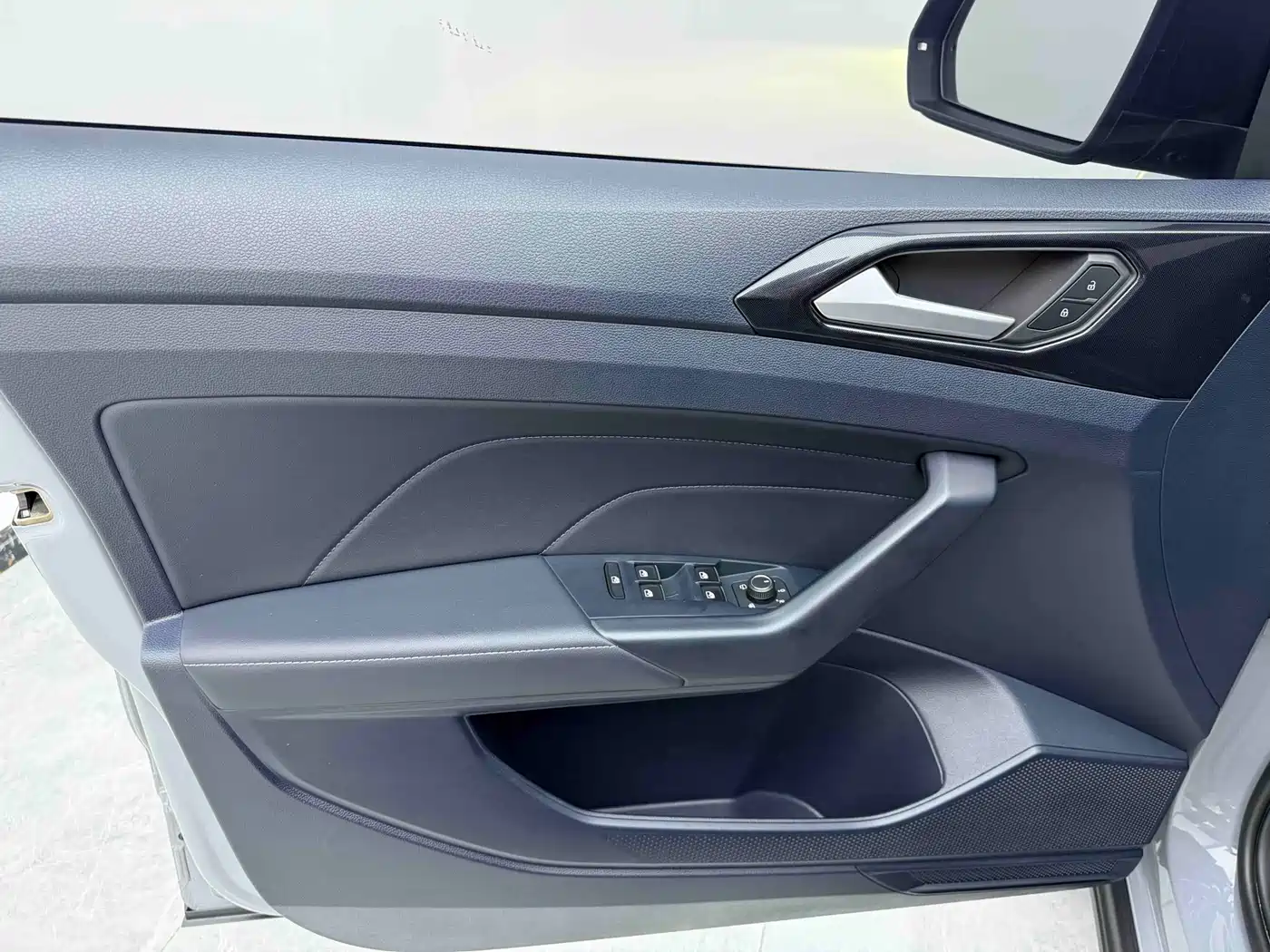 Volkswagen Tharu 2025 Model Rising Star 300TSI Aspiration Edition фото 14