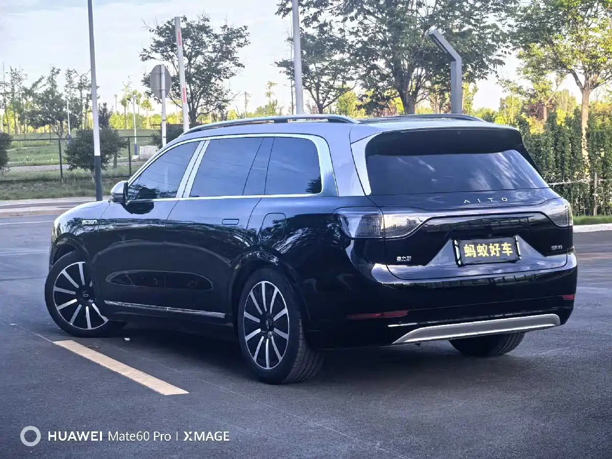 AITO Wenjie AITO M9 2024 Range Extender Max Edition 42kWh 6-seater фото 5