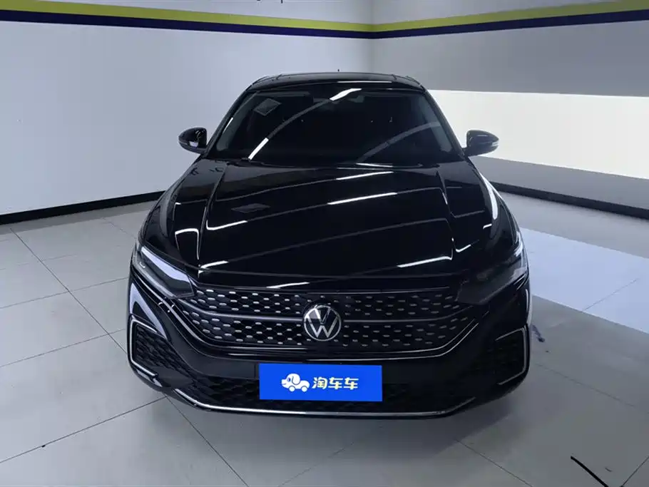 Volkswagen Passat 2022 330TSI Starlight Elite Edition фото 2