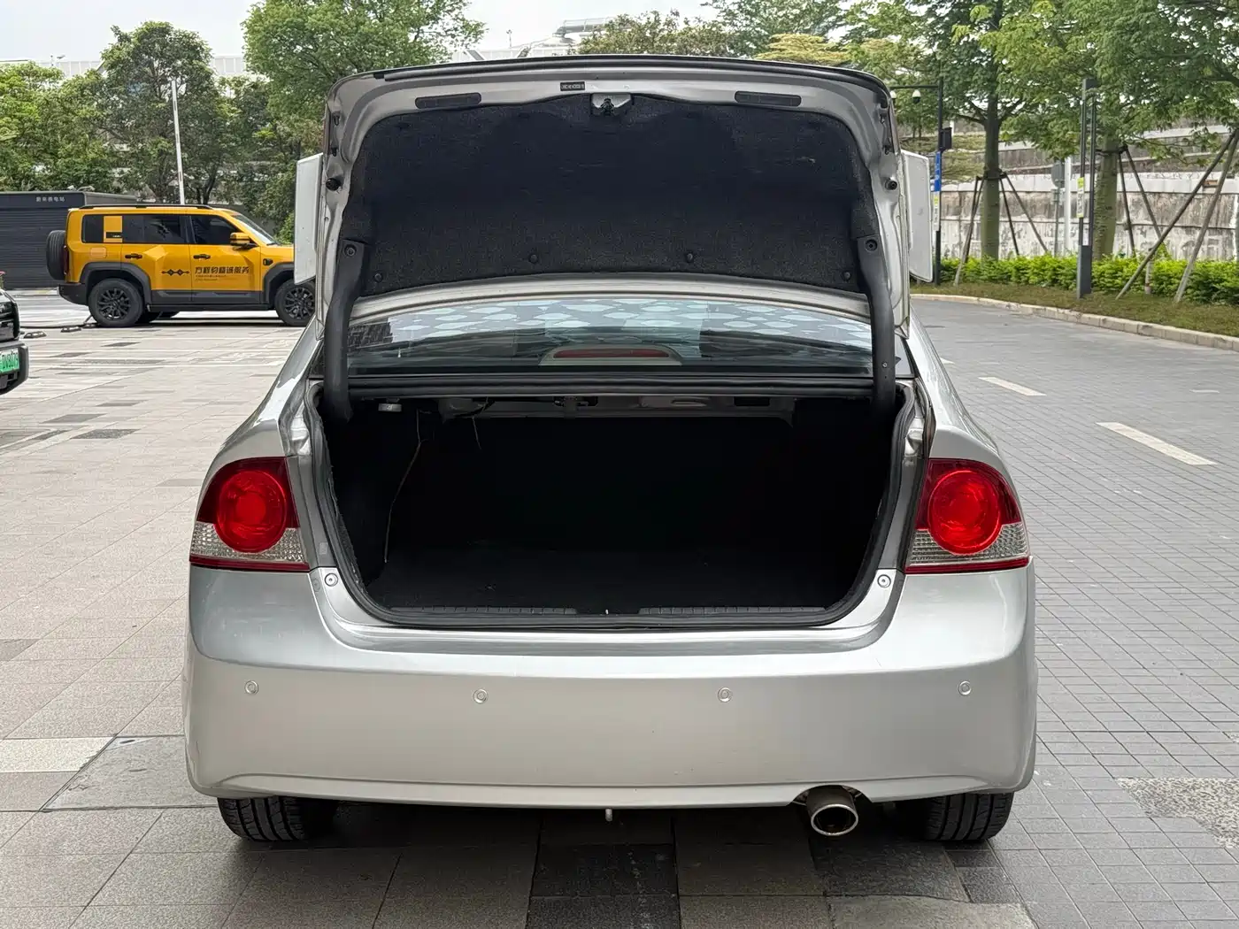 CIIMO CIIMO 2014 2012 1.8L Automatic