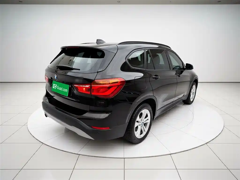 BMW X1 2016 sDrive18Li Premium Model фото 5