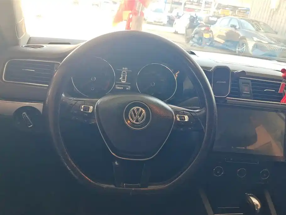 Volkswagen Sagitar 2017 180TSI Auto Exclusive Edition фото 15