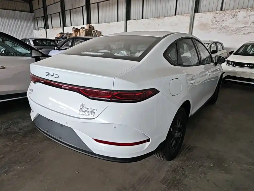 BYD Qin PLUS 2026 2026 DM-i Smart Edition 128KM Progressive