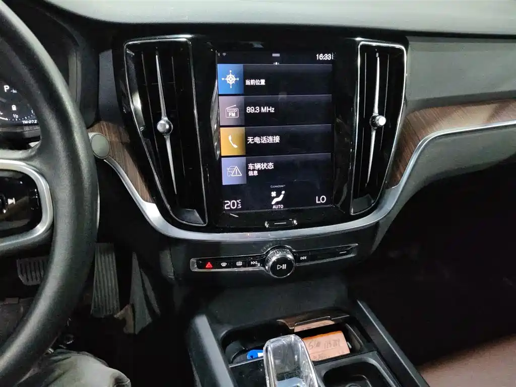 Фото 9 - Volvo S60