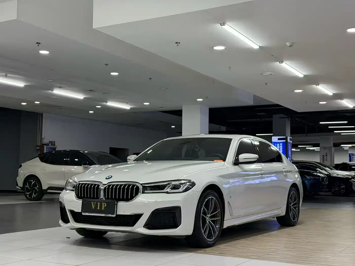 صورة 1 - BMW 5 Series