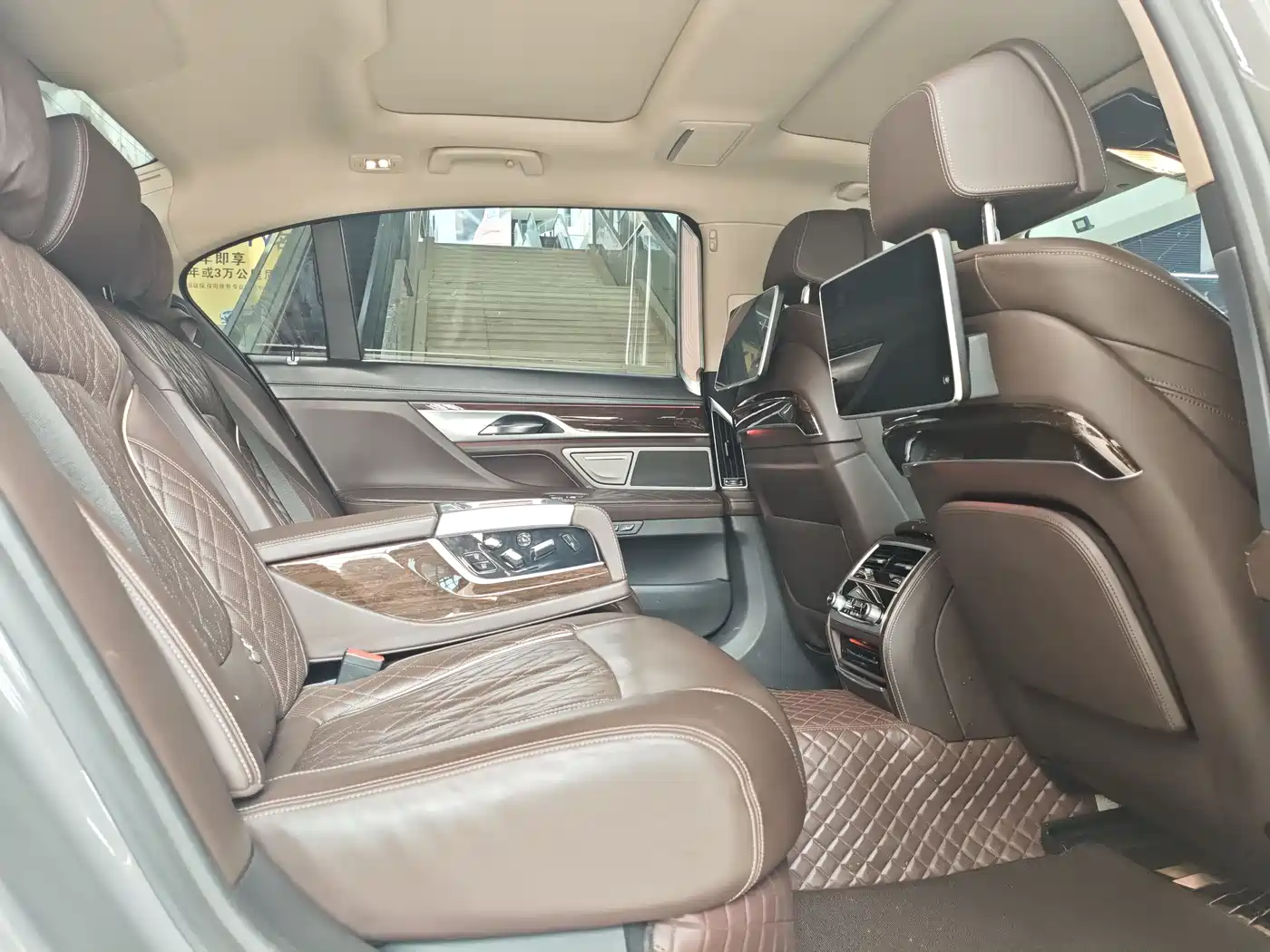 BMW 7 Series 2019 740Li Premium Luxury Package фото 14