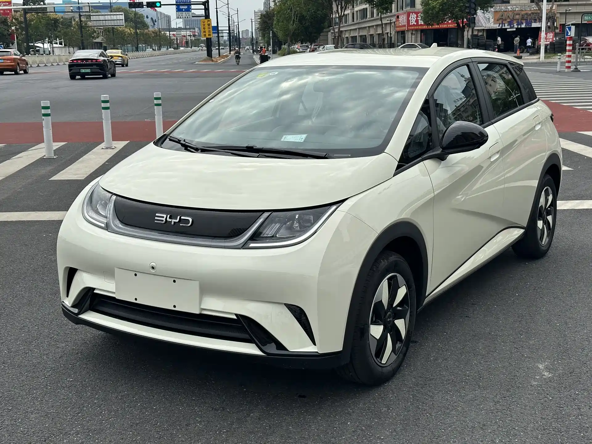 Фото 1 - BYD Dolphin