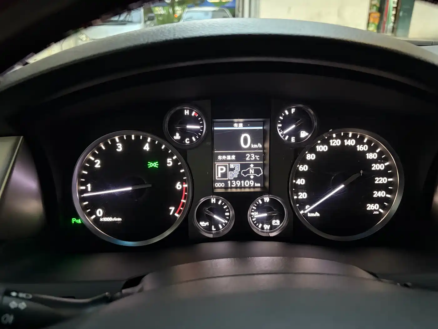 Lexus LX 2013 570 фото 23