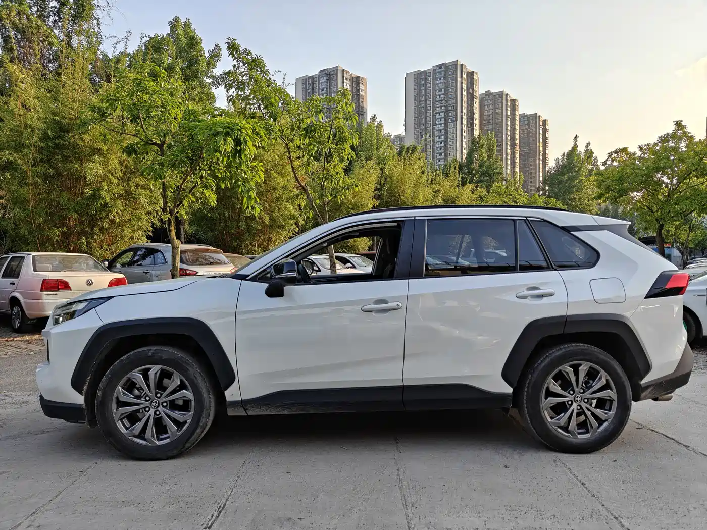 Toyota RAV4 Rongfang 2023 2.0L CVT 4WD Adventure Plus Edition фото 7