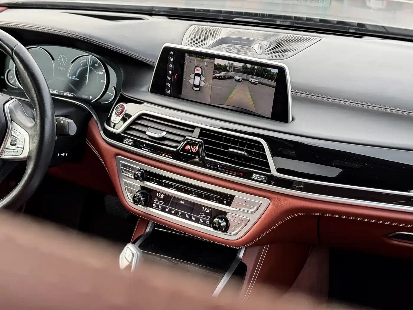 BMW 7 Series 2017 750Li xDrive Customized Edition (4-Seater) фото 14