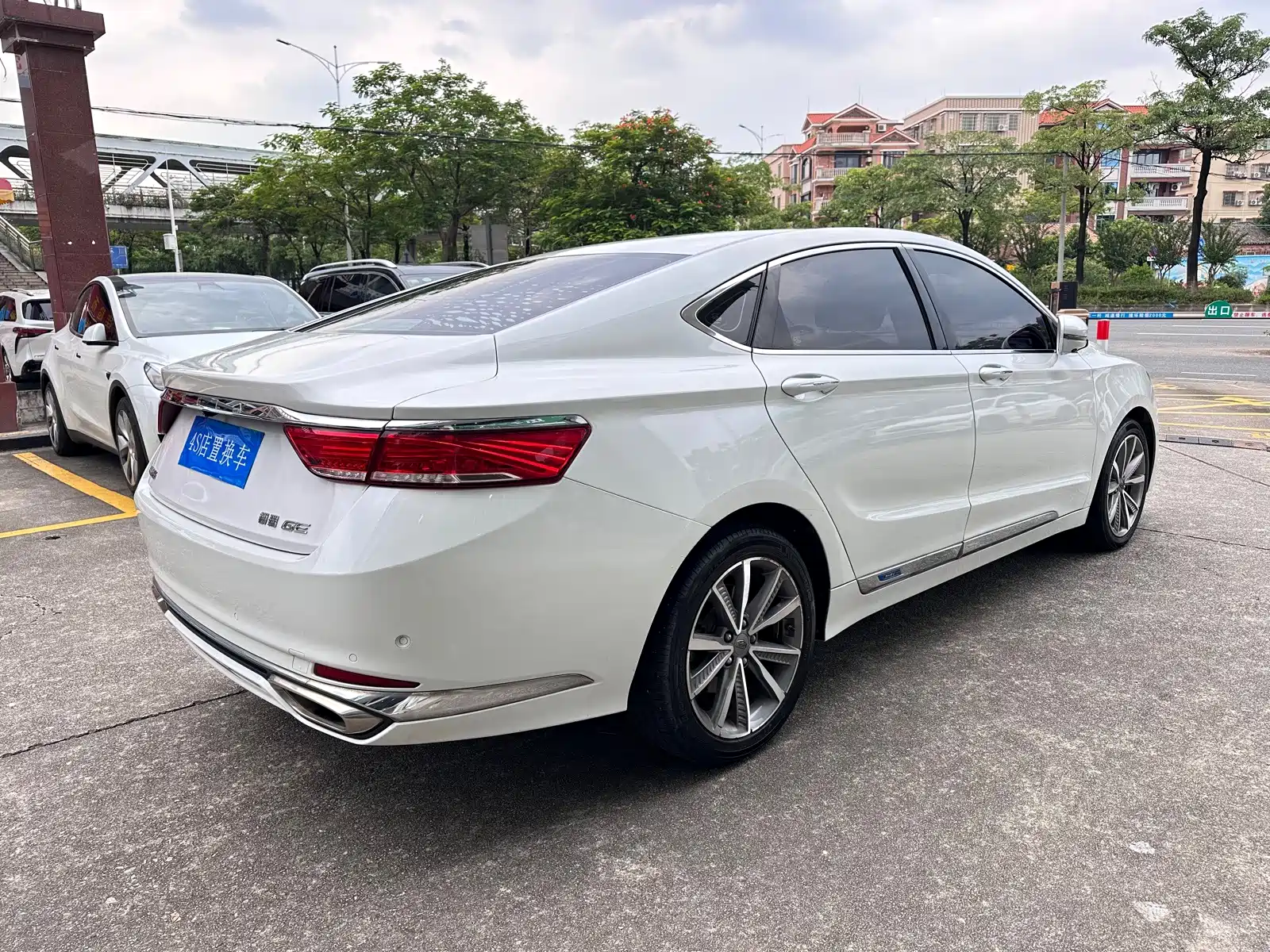 Фото 6 - Geely Borui PHEV