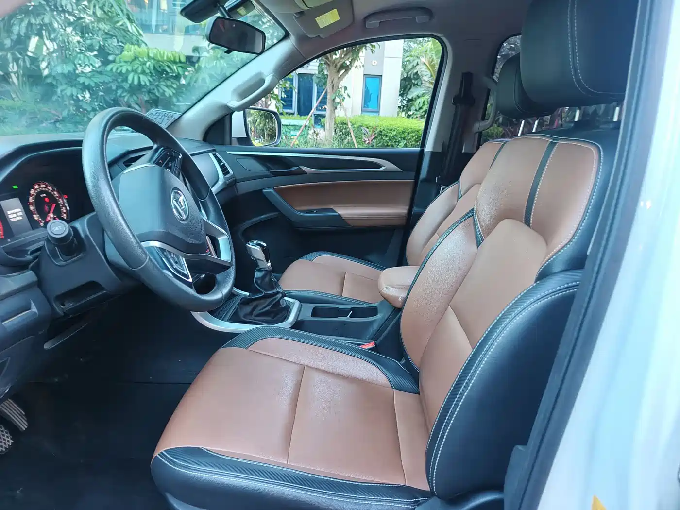 SAIC Maxus Maxus T70 2020 2.0T Diesel Manual 2WD Comfort Long Cab High Ground Clearance фото 13