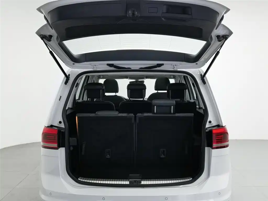 Volkswagen Touran 2018 Touran L 280TSI DSG Comfort 7-seater China V фото 16