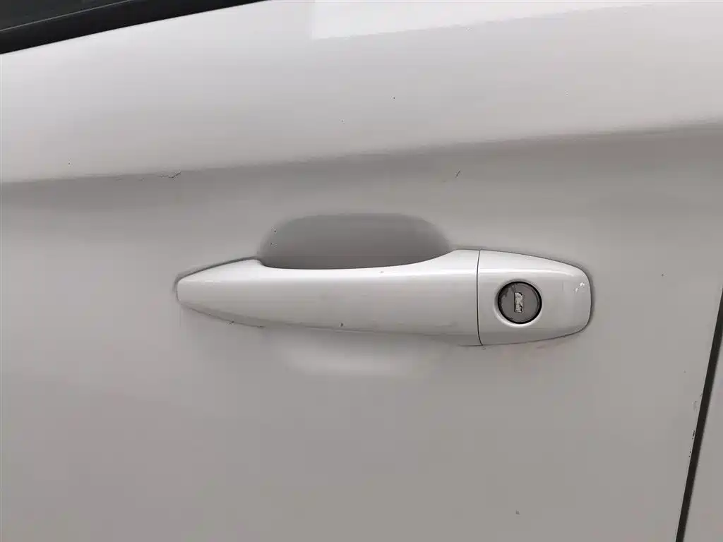 Peugeot 301 2016 1.6L Manual Comfort Edition фото 18