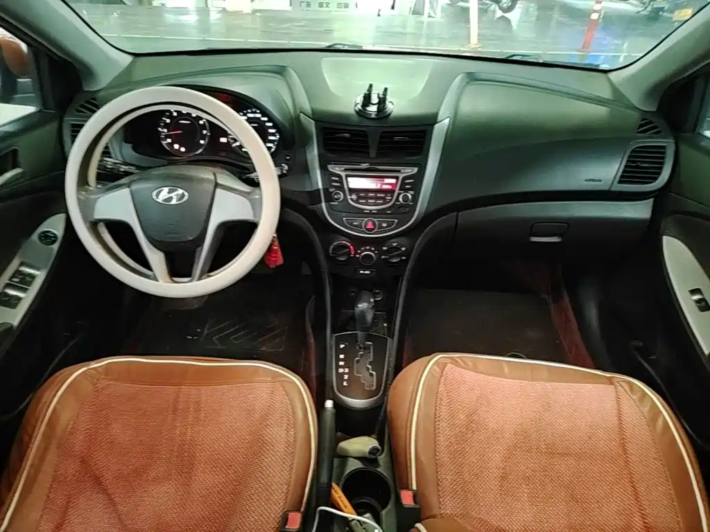Hyundai Reina 2015 2014 Model 1.4L Automatic GLX