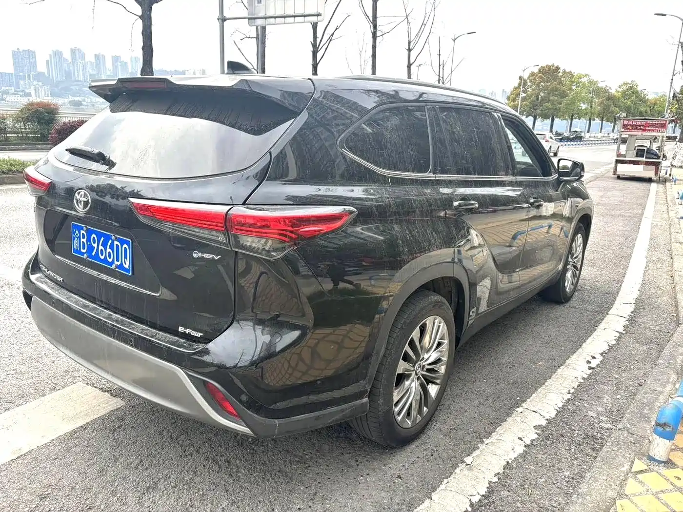 Toyota Highlander 2024 2.5L Smart Hybrid 4WD Premium 7-seater фото 4