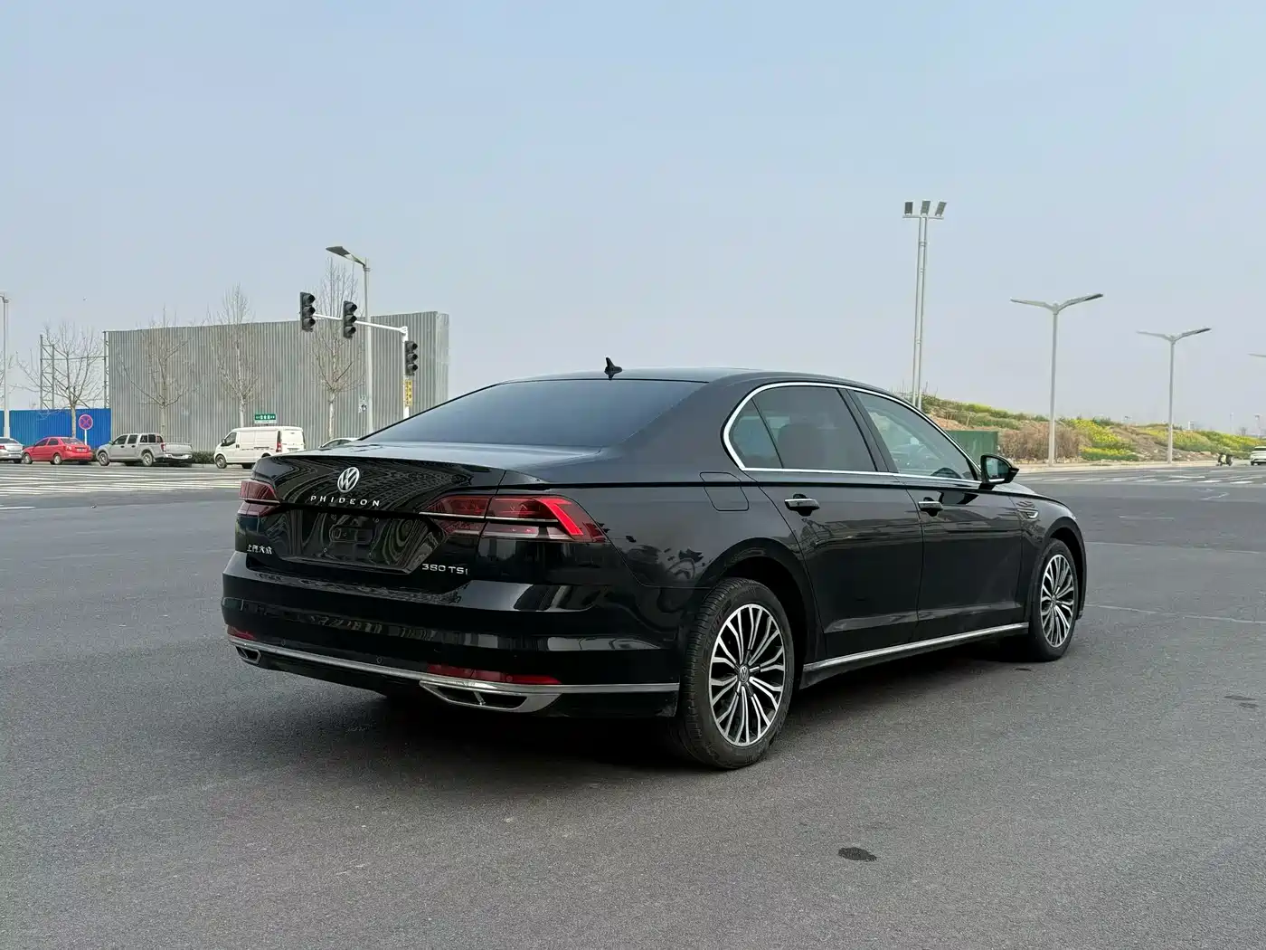 Volkswagen Phideon 2018 Facelift 380TSI FWD Business фото 9