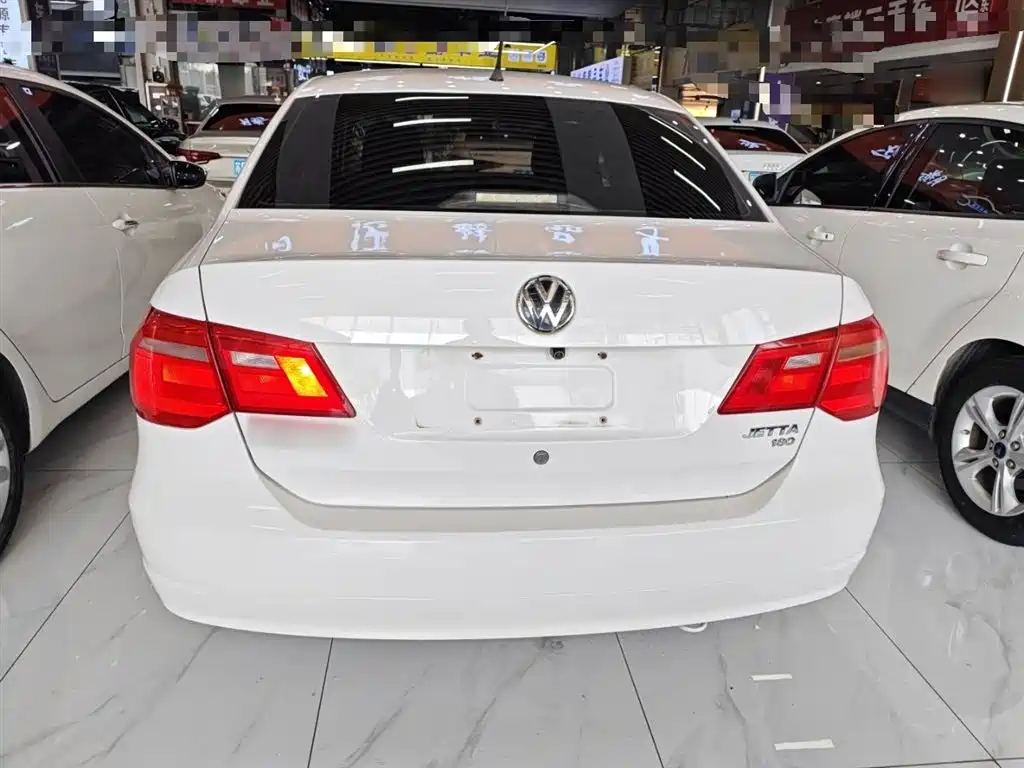Volkswagen Jetta 2015 1.6L Auto Trend фото 6