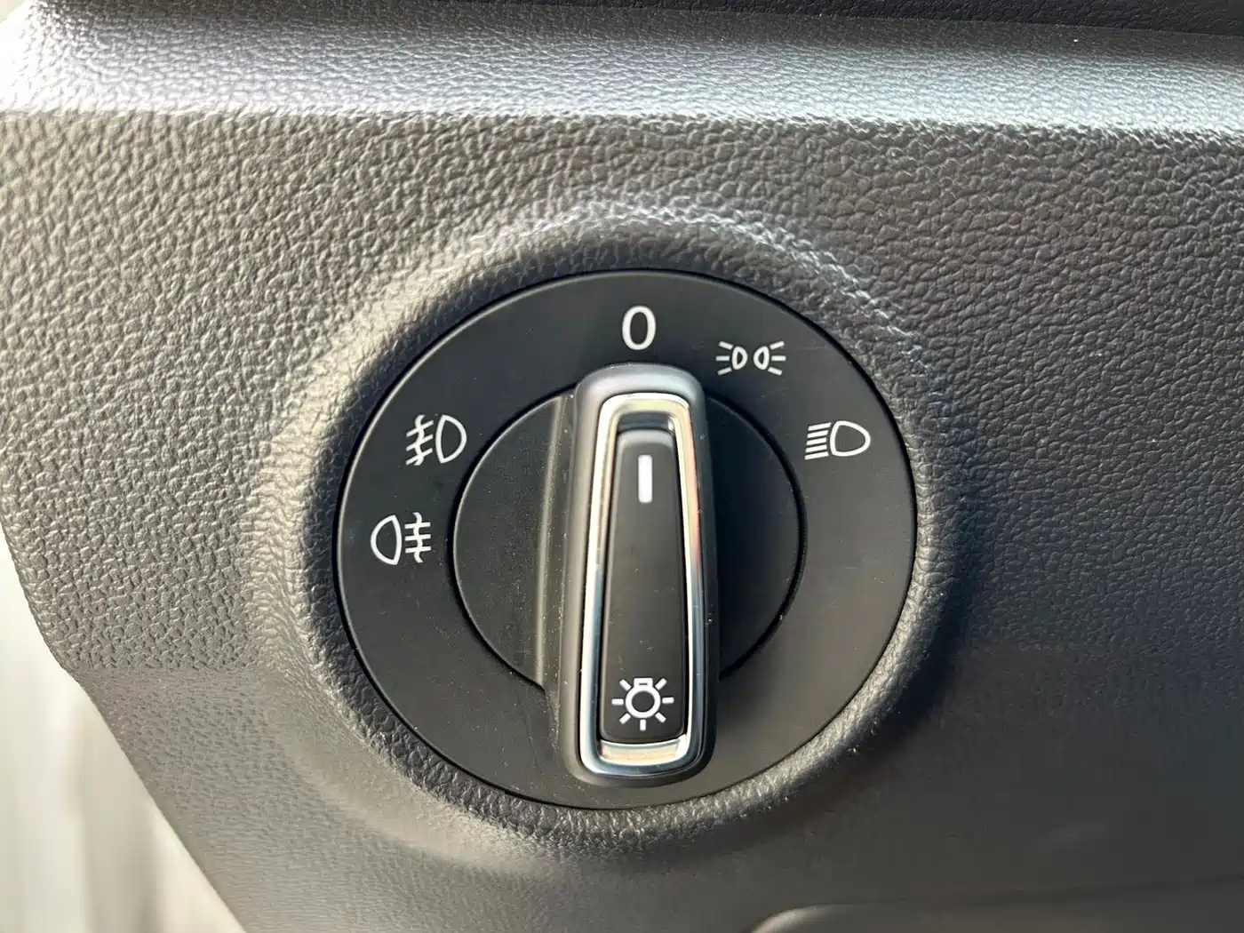 Volkswagen T-ROC 2022 280TSI DSG 2WD Comfort PLUS фото 17