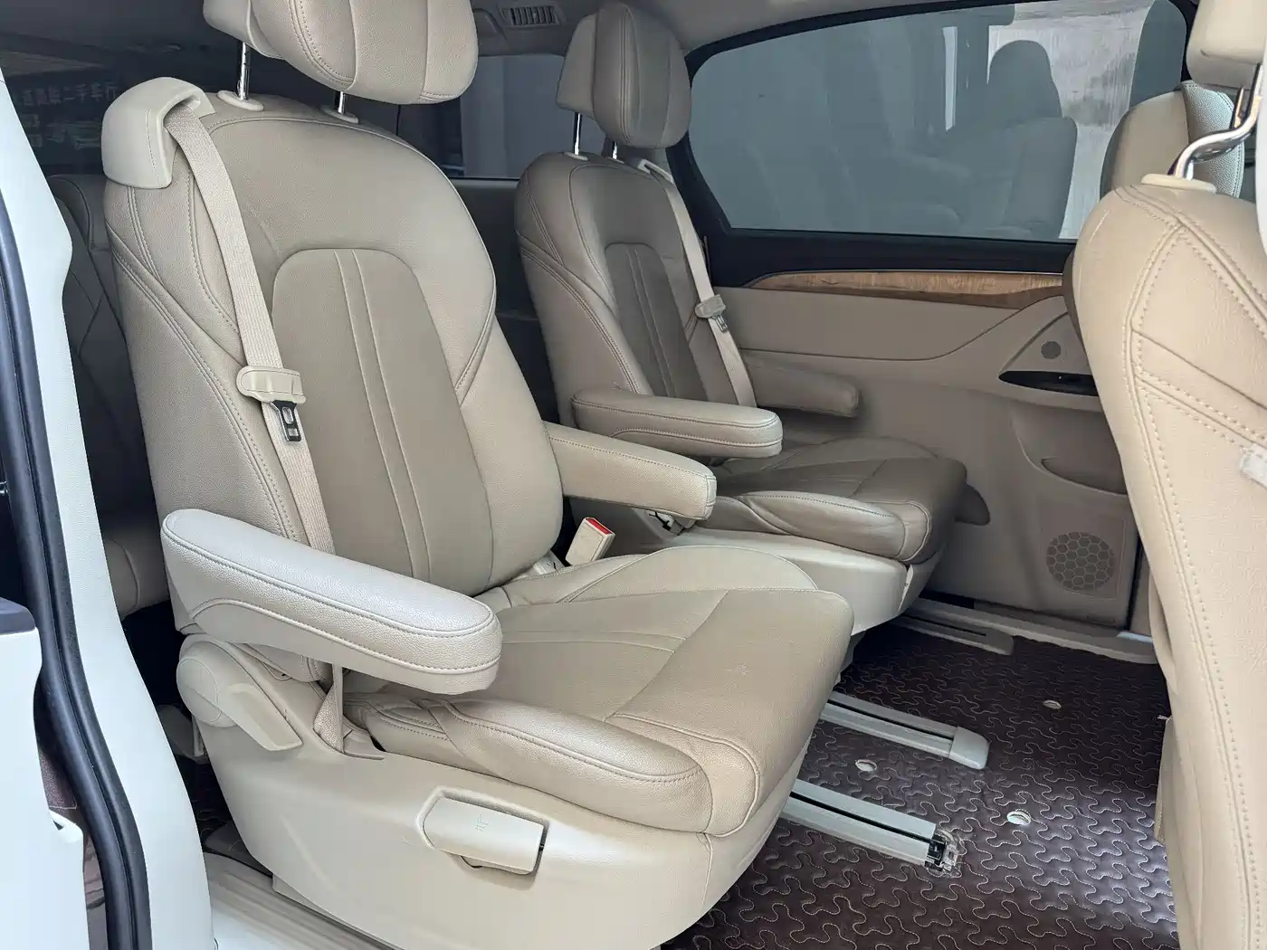 Buick GL8 2017 ES 28T Comfort Type China V фото 12