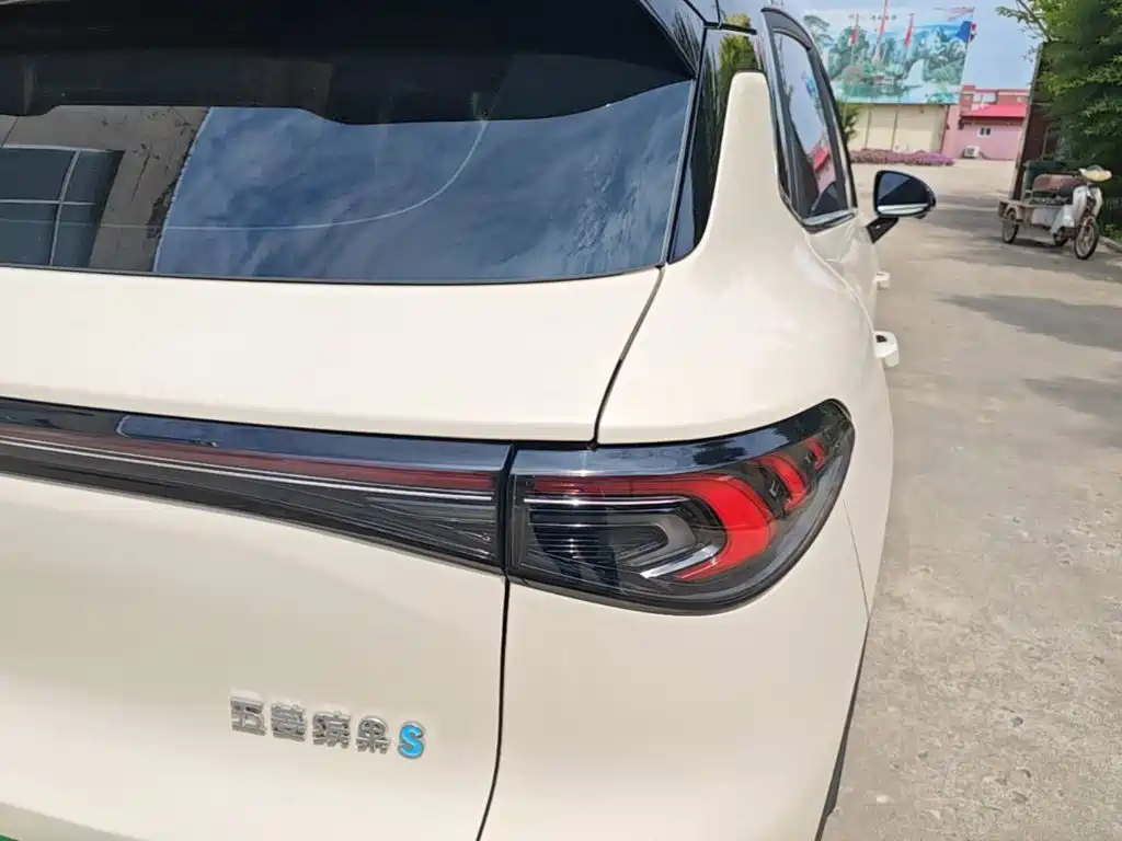 Wuling Motors Wuling Bingo S 2026 2025 Model 325km Premium Edition
