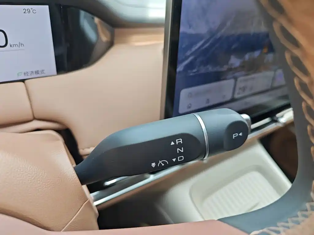 Wuling Motors Wuling Bingo S 2026 2025 Model 325km Premium Edition