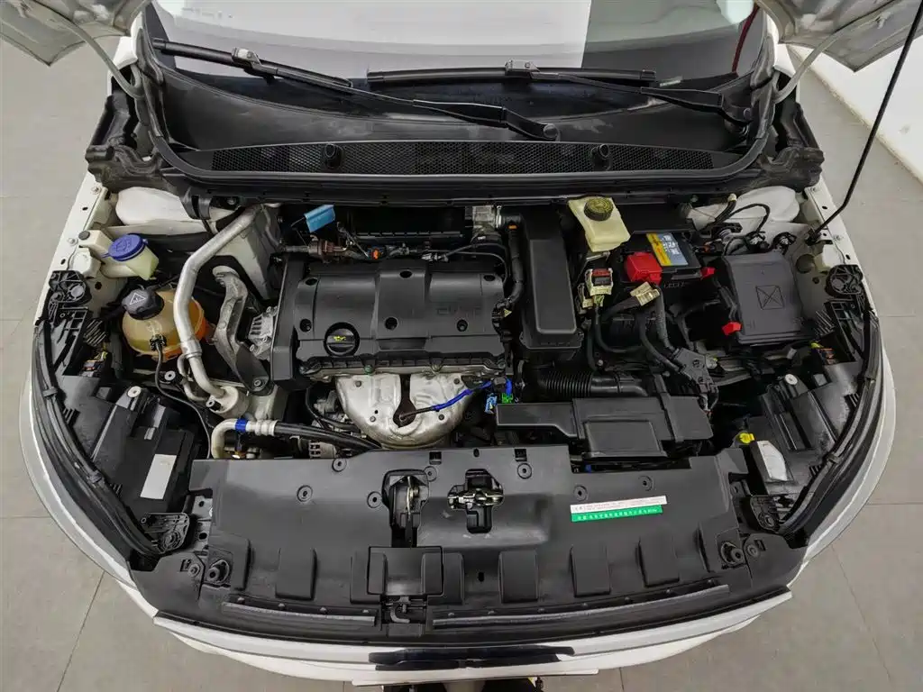 Peugeot 308 2018 1.6L Auto Luxury Edition фото 6