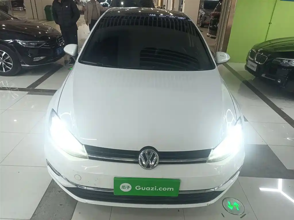 Volkswagen Golf 2018 230TSI Automatic Luxury фото 3