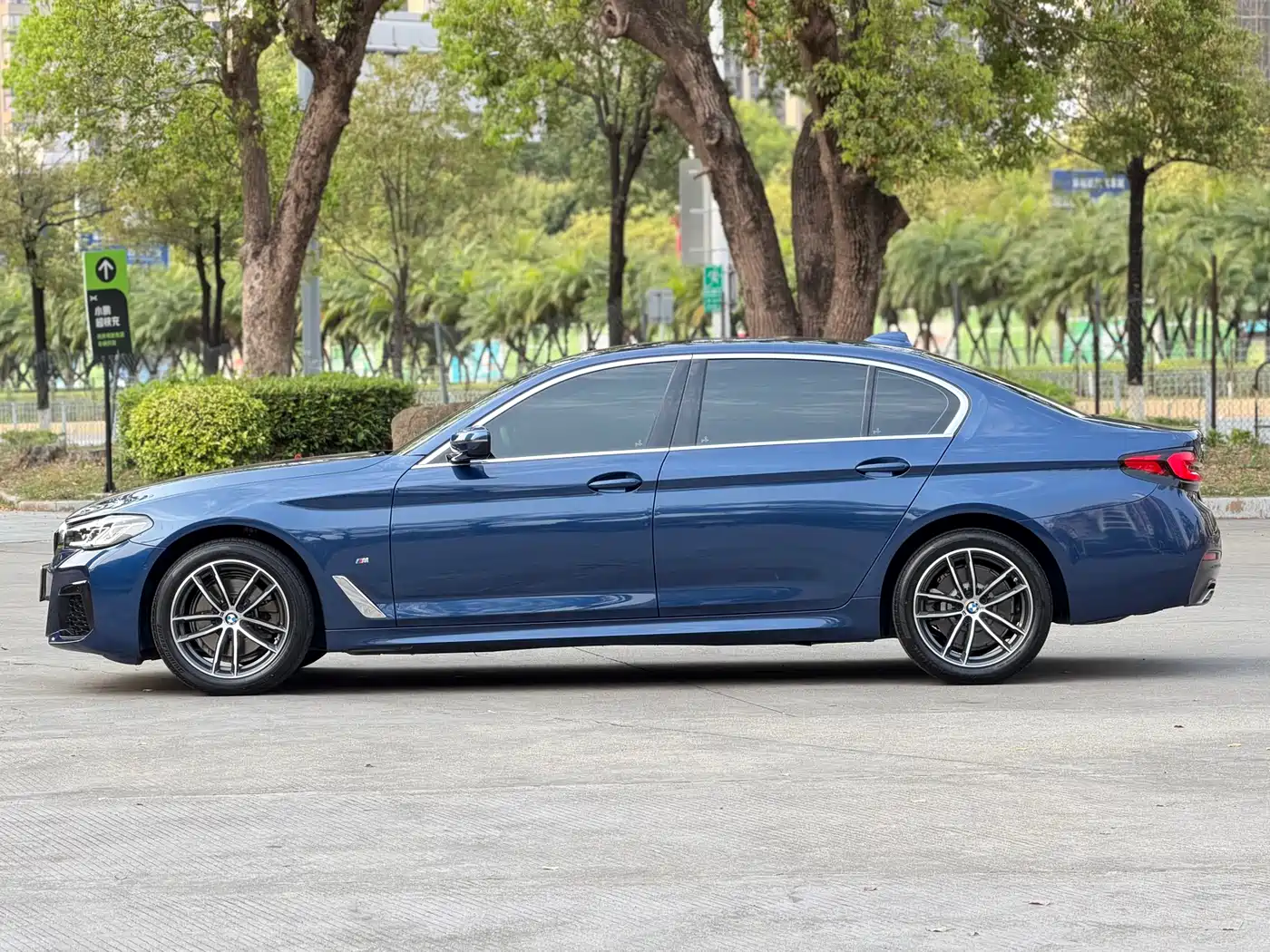 BMW 5 Series 2022 Facelift 525Li M Sport Package фото 4