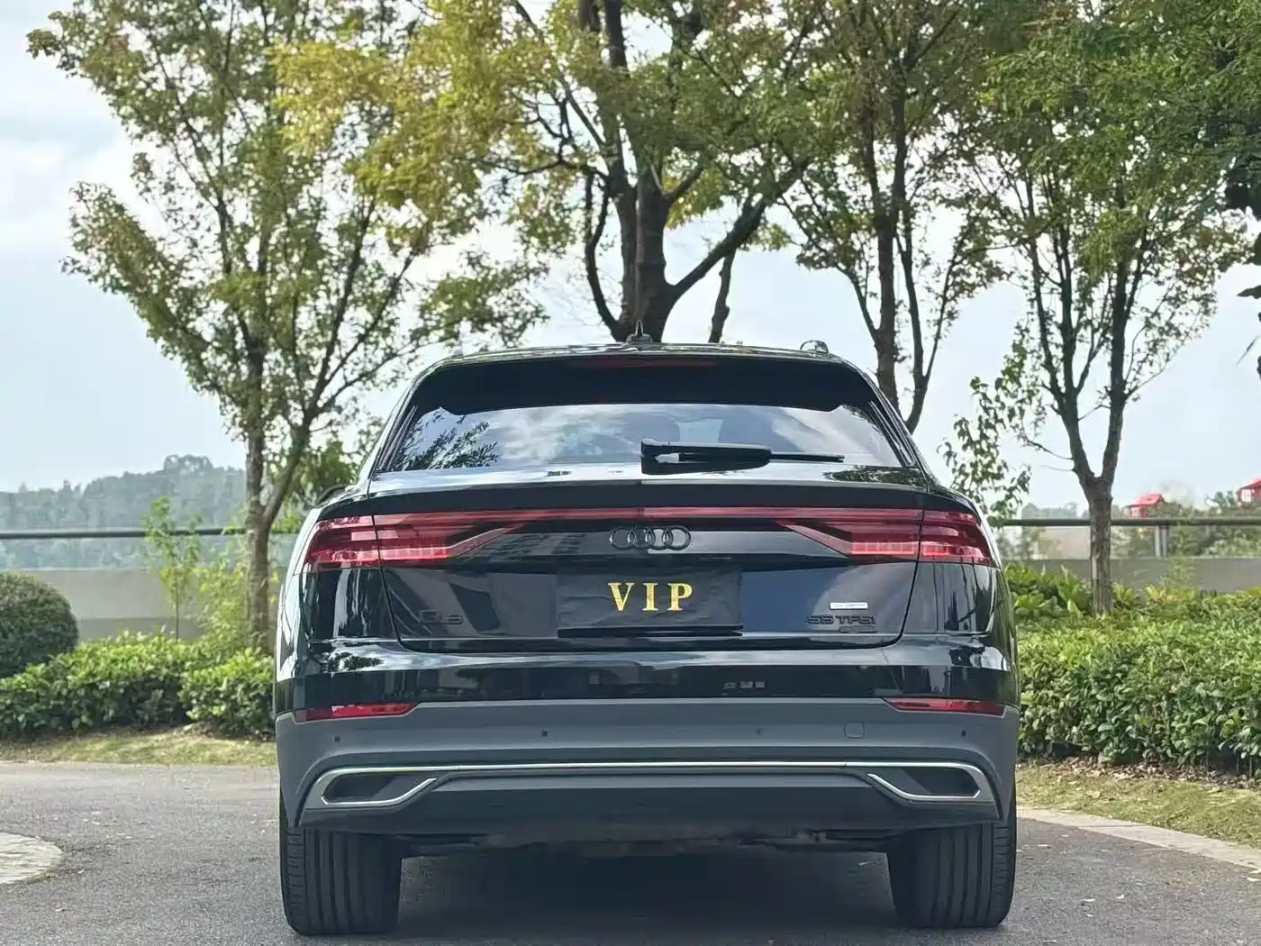 Фото 8 - Audi Q8