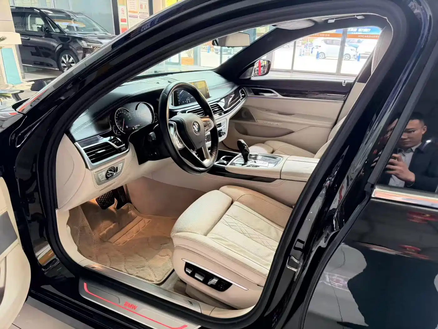 BMW 7 Series 2016 750Li xDrive 4-Seater фото 18