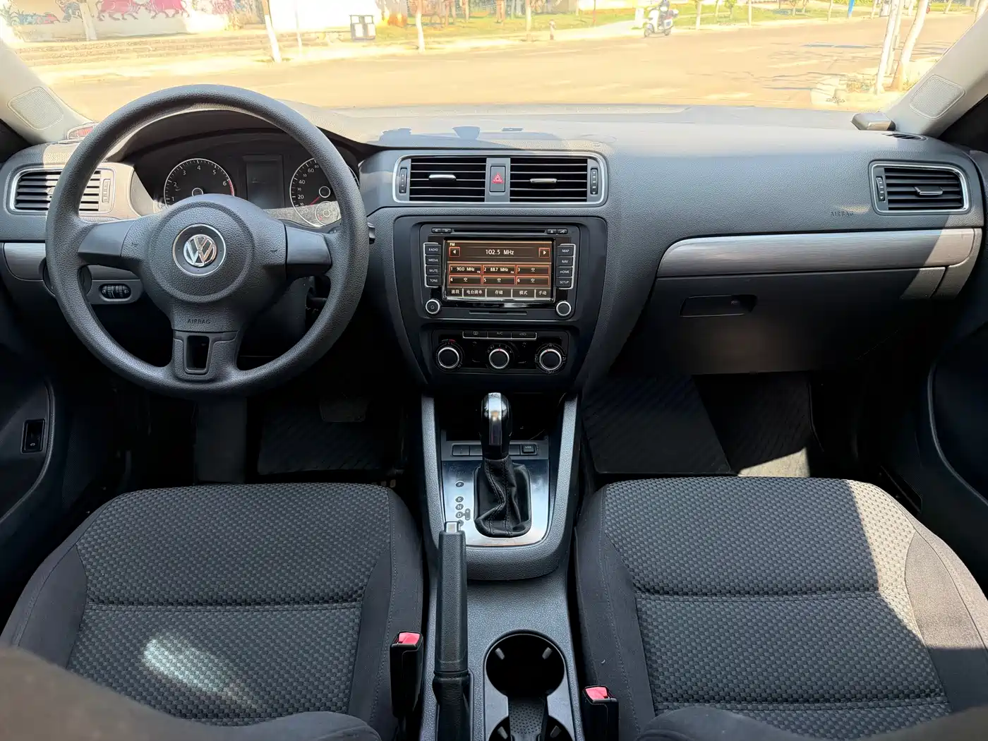 Volkswagen Sagitar 2012 1.4TSI Automatic Luxury фото 18
