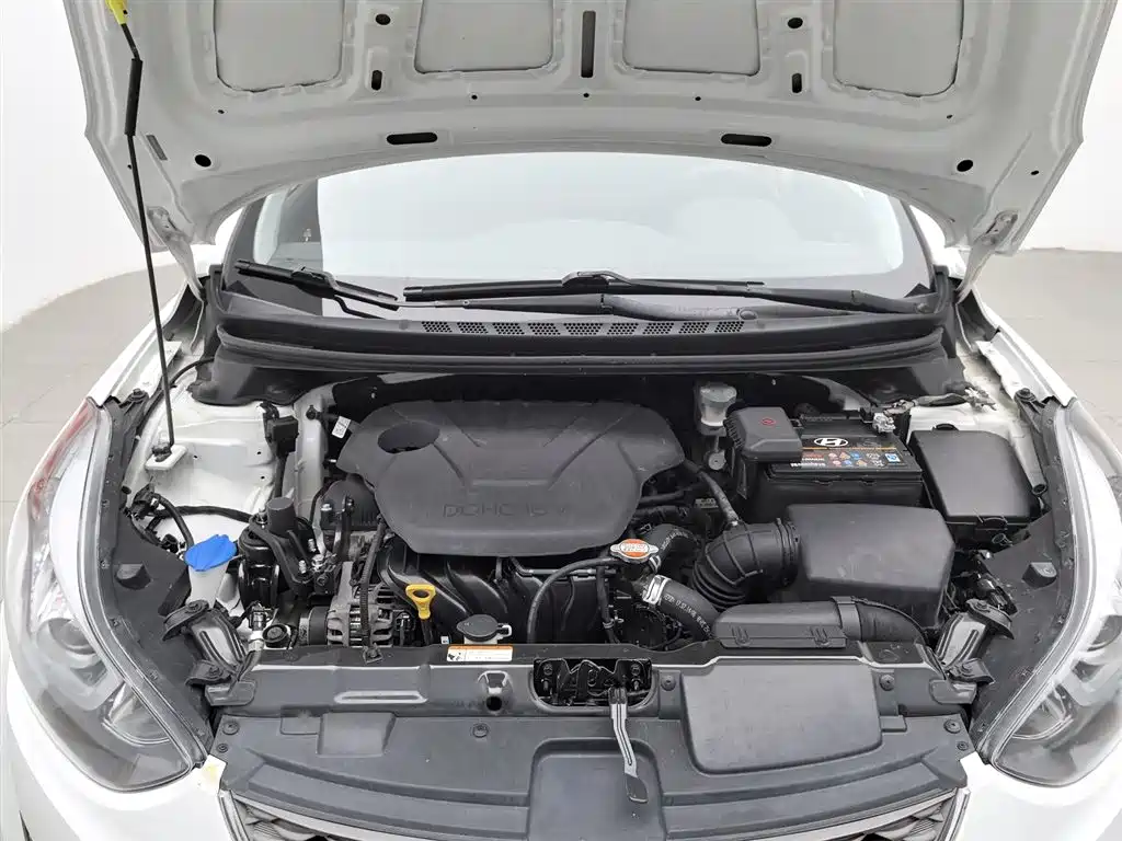 Hyundai Langdong 2016 1.6L Manual Premium Edition фото 6
