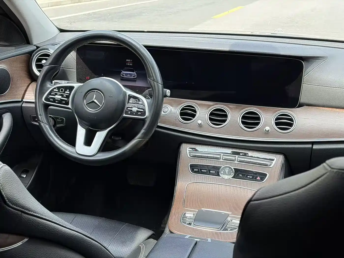 Mercedes-Benz E-Class 2019 E 200 L фото 13