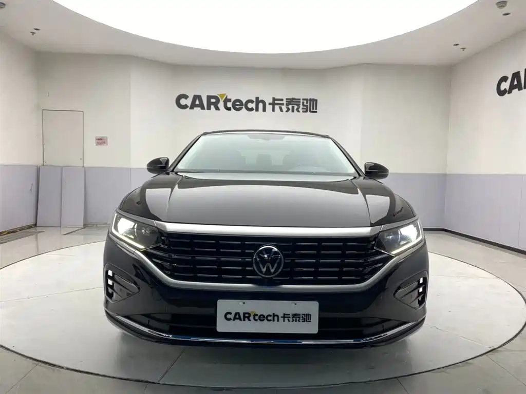 Volkswagen Passat 2022 330TSI Elite Edition фото 3